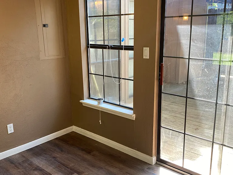 5203 Sutton Ct — Photo 14