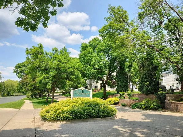 5338 Highpointe Ter, Bloomington, MN 55437