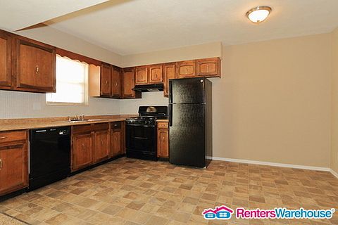 3rd image of 7734 Wooddale Ln