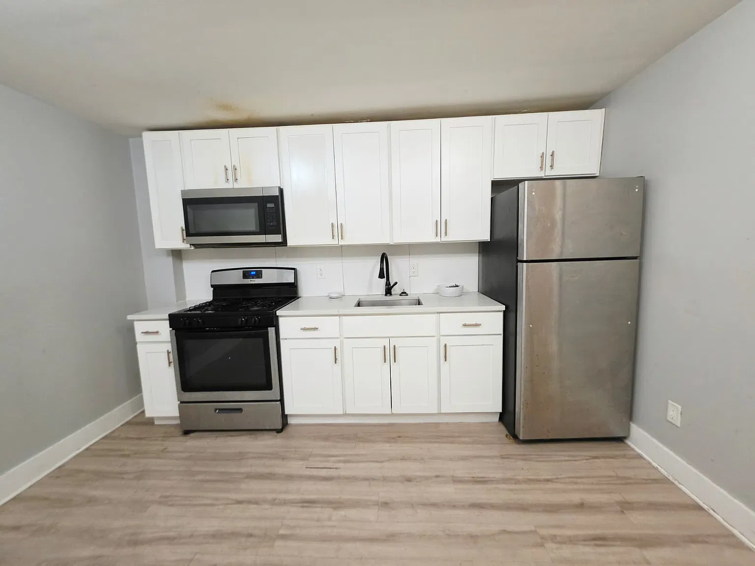 26 Yale Ave — Photo 1