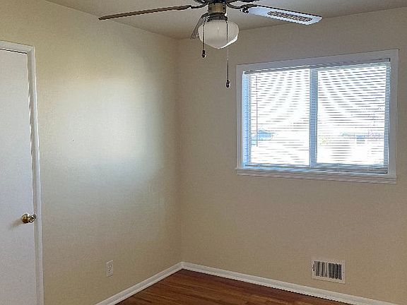 5th image of 9626 W 56th Pl