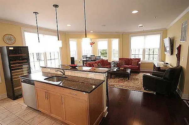 Sold by Hudson Place Realty | media 8