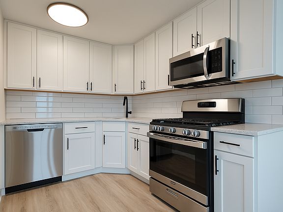 4th image of 3333 Broadway APT E27a
