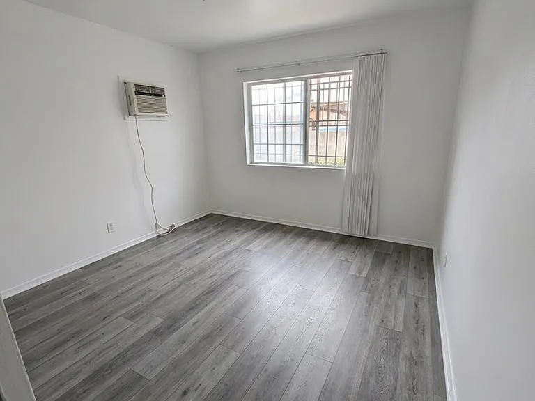 929 N Mariposa Ave #2 — Photo 8