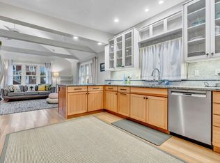 27 Belknap St, Portland, ME 04103