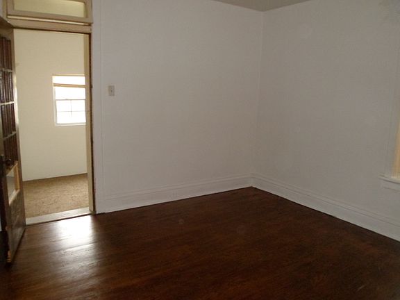 4th image of 4966-4968 Chippewa St