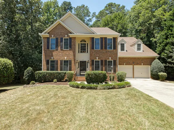 110 Dagenham Ln, Cary, NC 27518
