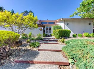 166 Hillview Dr, Vacaville, CA 95688