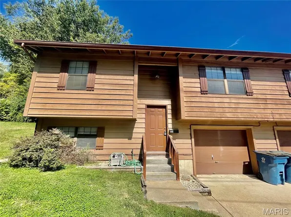 532 S Clinton St, Collinsville, IL 62234