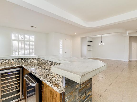 3rd image of 2471 W Marlin Dr