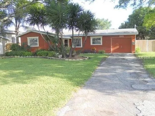9372 1st St N, Saint Petersburg, FL 33702