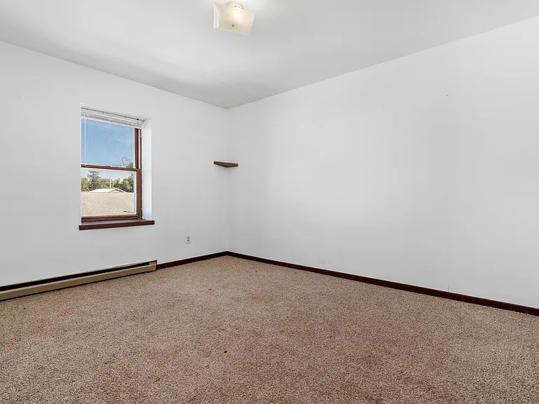 110 N Commercial Street — Photo 15