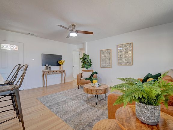 4th image of 2629 Alvarado Dr NE