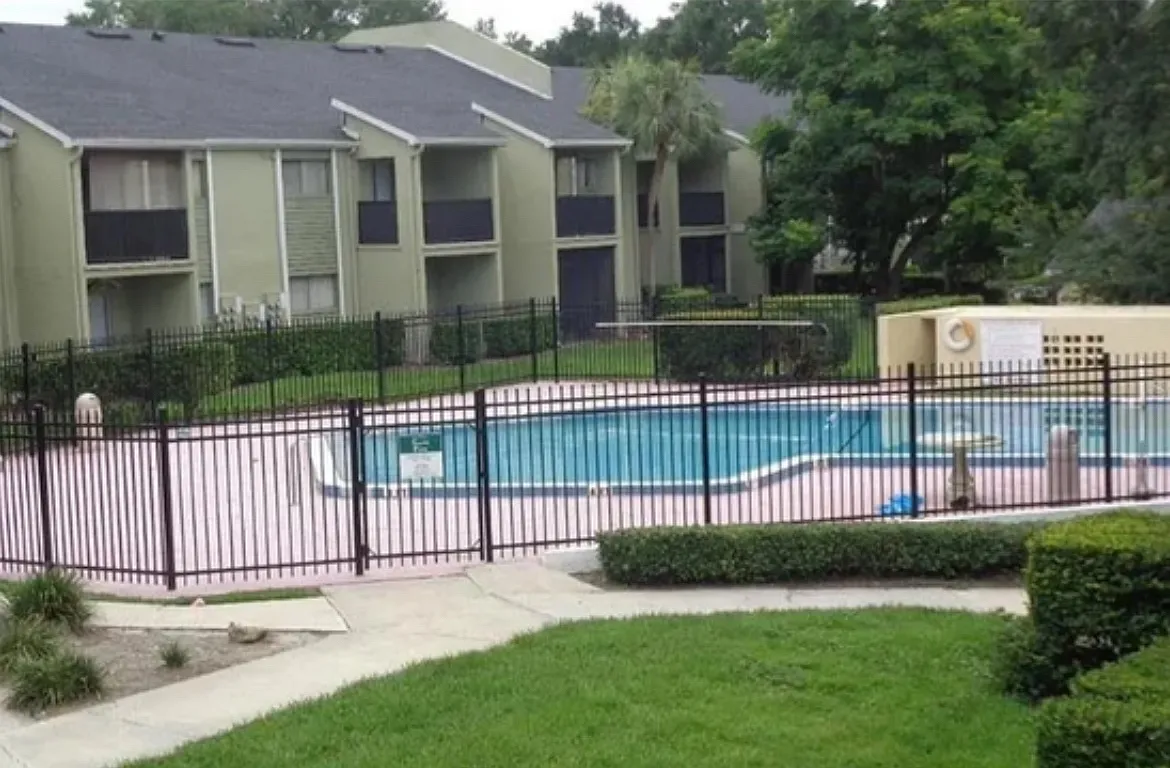 940 Lake Destiny Rd E — Photo 1