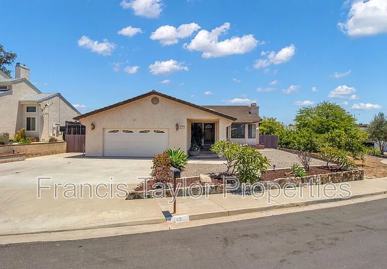 749 Flagstone Ct — Photo 1