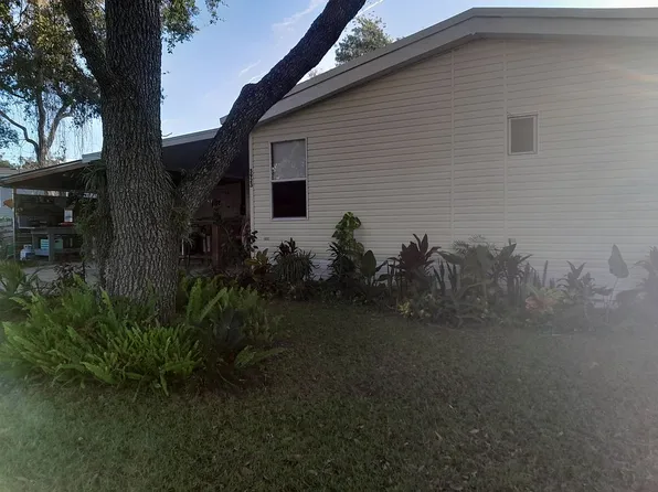 5923 SE 184th Ct, Ocklawaha, FL 32179