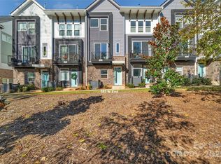 582 W End Dr, Charlotte, NC 28208