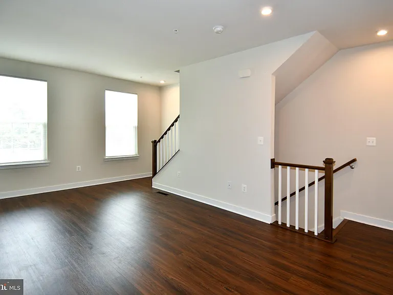 4917 Crest View Dr — Photo 15