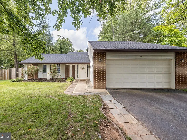 126 Hopeland Ln — Photo 35