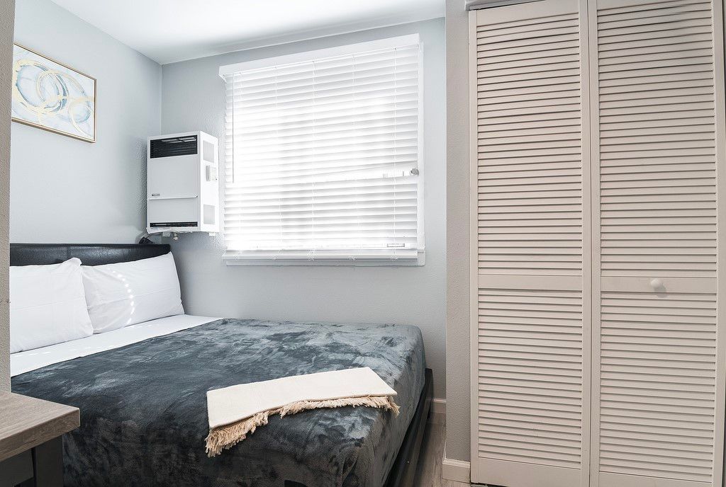 Apartment in Los Angeles, Adams-Normandie, Pico-Union - View 5