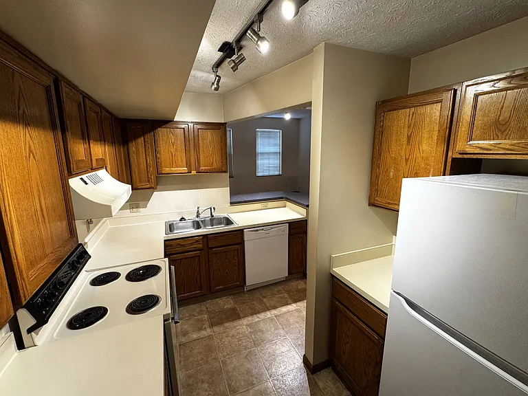 3686 Harris Ave NW — Photo 3