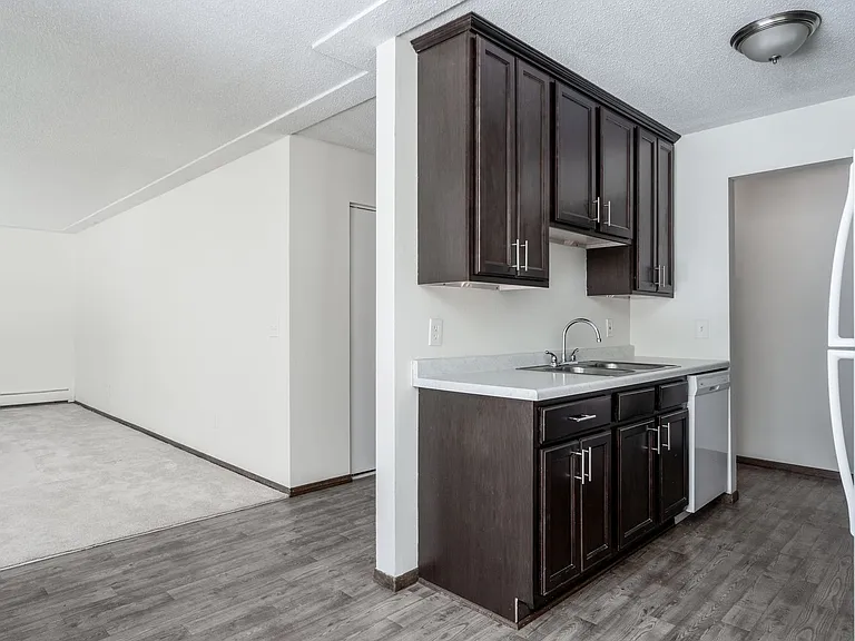 Nicollet Woods Apartments — Photo 9