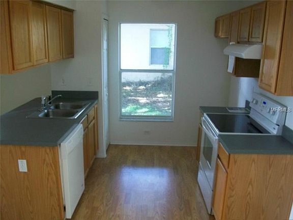 3rd image of 1560 Woodstone Dr