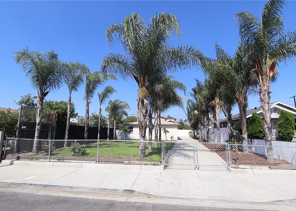 1st image of 821 E Monterey Ave