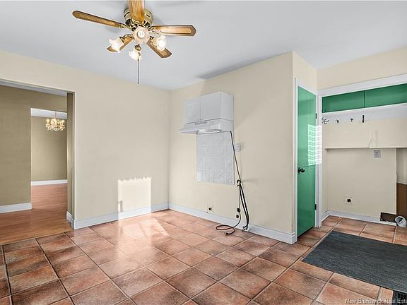 5th image of 1161 Champlain St