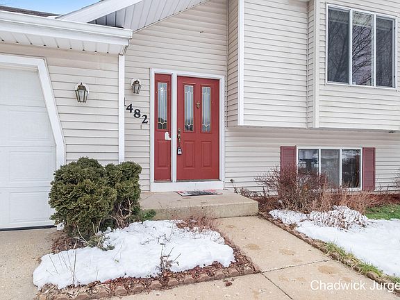 4th image of 1482 Gunnink Dr SE