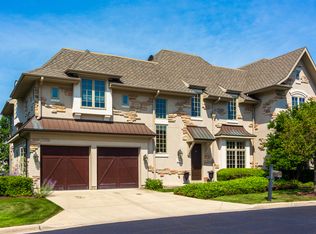 26 Willowcrest Dr, Oak Brook, IL 60523