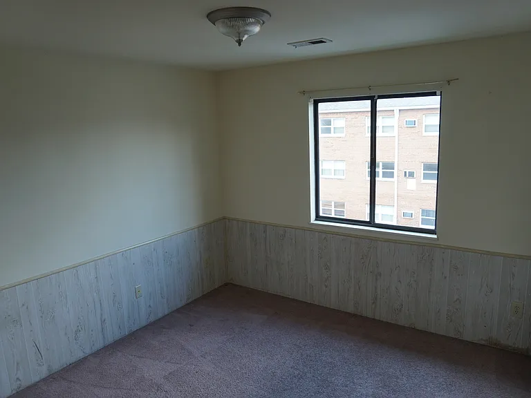 39-51 Chittenden Ave — Photo 16