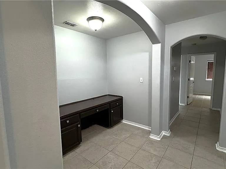 3405 Santa Monica — Photo 11