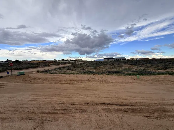 86 1st St SE, Rio Rancho, NM 87124