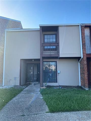 1st image of 1305 Chimney Wood Ln