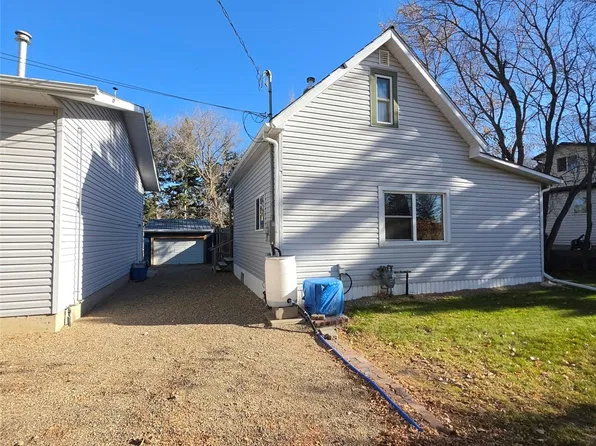 233 Ancona Street, Esterhazy, SK S0A 0X0