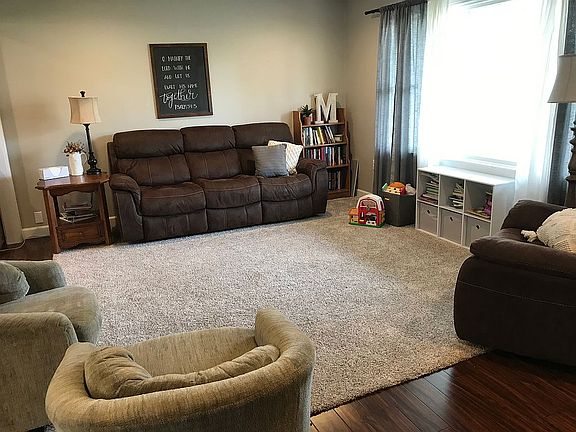 4th image of 501 W Marilyn Dr