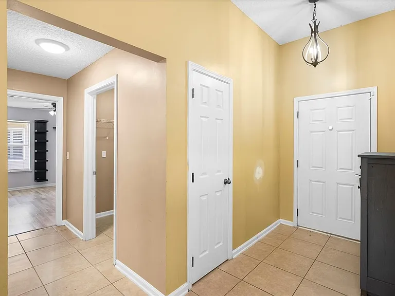 3664 Shrewsbury Dr — Photo 3