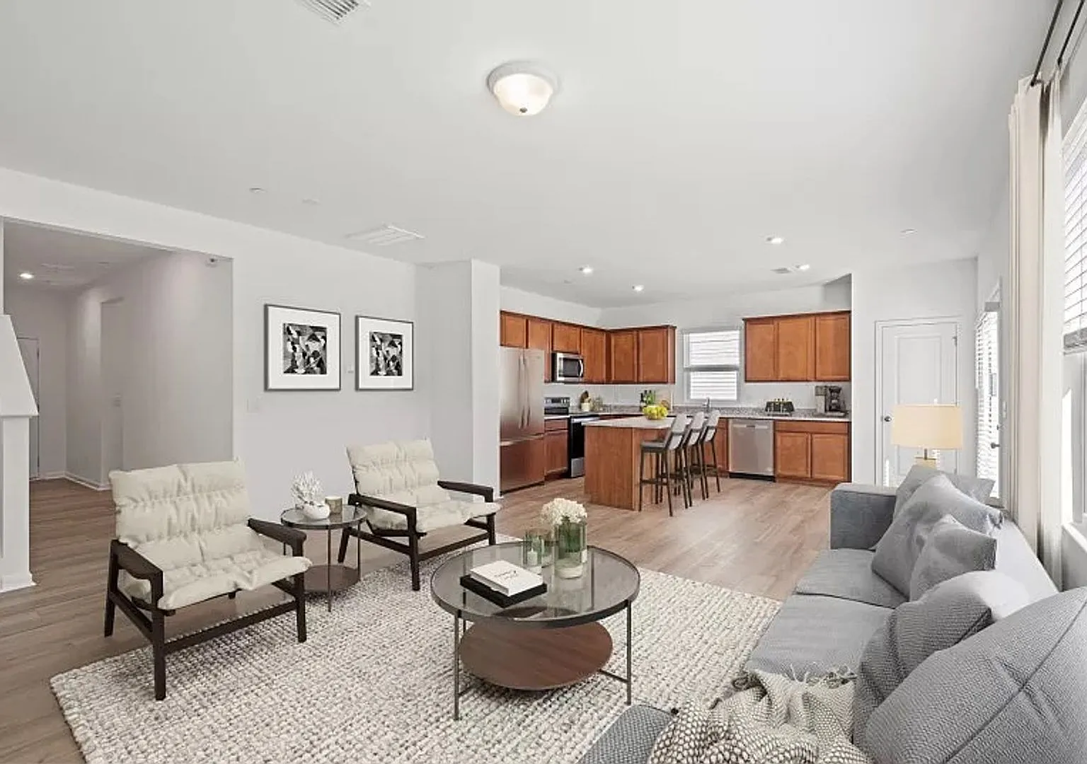 Room in 4 Bedroom Home at Langhorne Ave SW — Photo 2