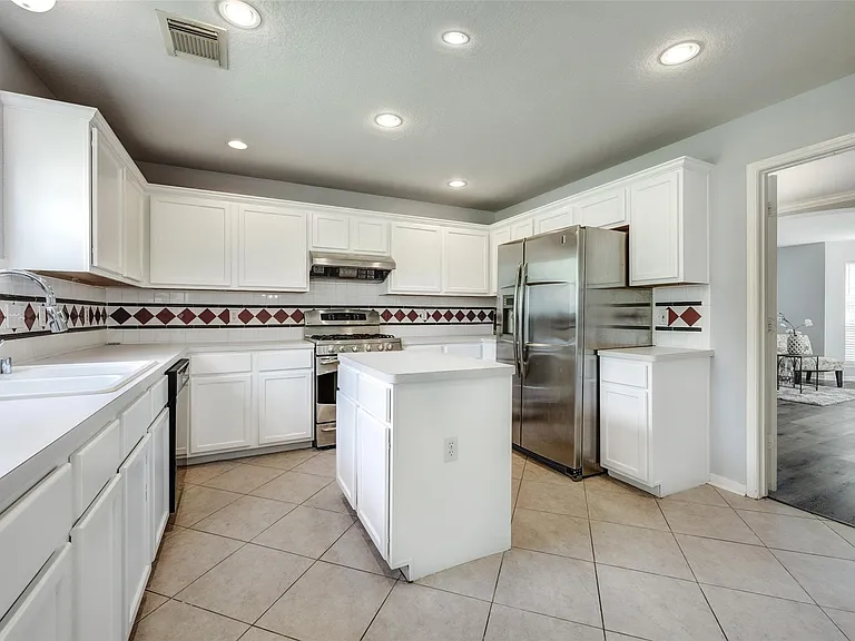 21318 Rose Hollow Ln — Photo 12