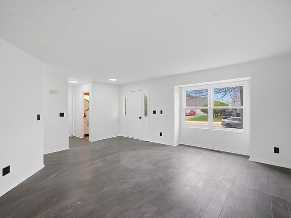 2nd image of 508 Pembroke Rd SW