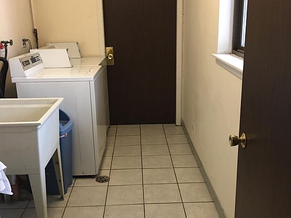 3rd image of 1704 W Victoria Dr #1