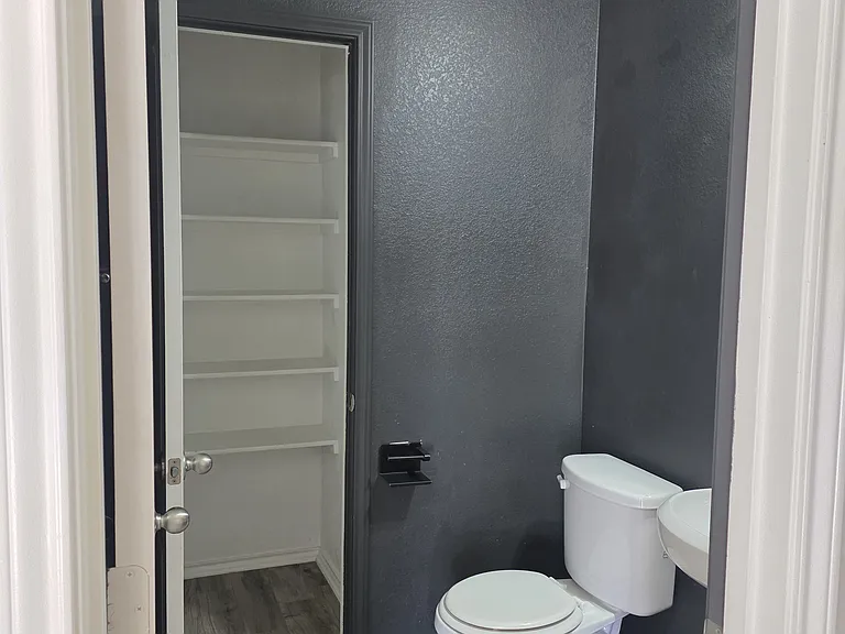 1119 Lonesome Oak Dr — Photo 10