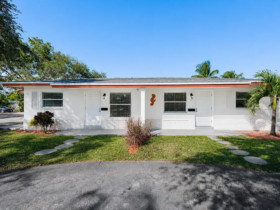 583 NW 17th Pl