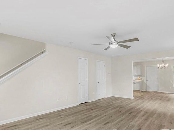 3rd image of 86 Hamilton Grove Dr