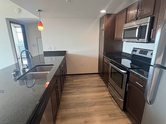 3rd image of 822 E Washington Ave #700