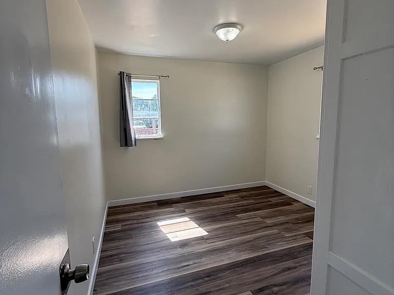 1147 W Oldfield St — Photo 10