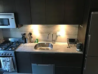 Rented by R New York