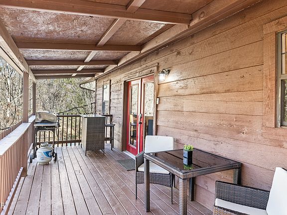 2nd image of 2777 Mountain View Cir