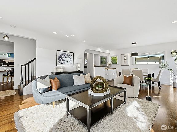 4th image of 6202 Ravenna Avenue NE